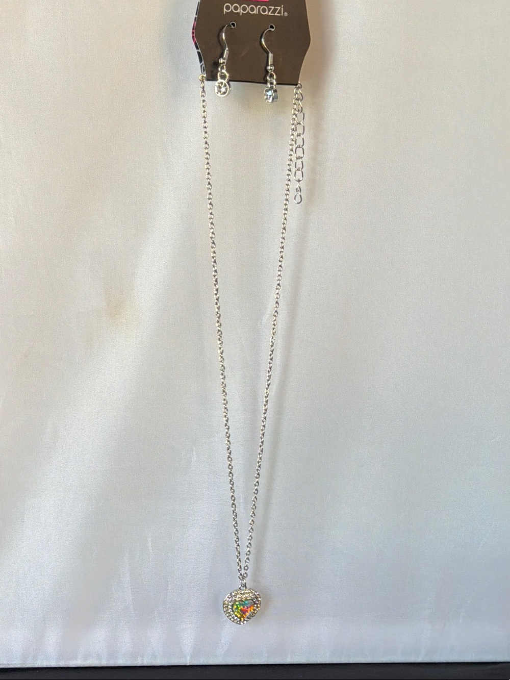 IridescentnSilver Heart Pendant Necklace + Chain Dangle Earrings - NWT